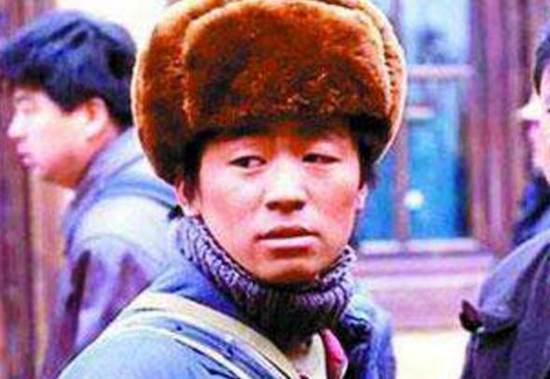 王宝强带父母游玩被骂没素质 王宝强父母资料背景