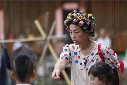 林正英葬礼洪金宝发火是因苑琼丹吗