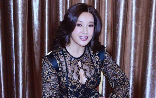 刘晓庆删照门高清原图曝光 微博没穿内裤走光