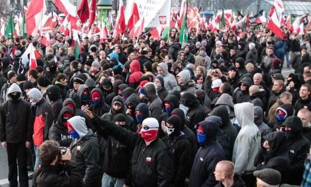 俄罗斯世界杯背后 战斗民族的足球流氓与黑手党