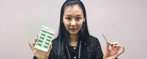 如何用假睫毛