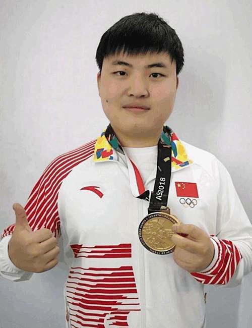 Dopa眼中的UZI和Faker 对小狗评价很高 但与faker仍有差距