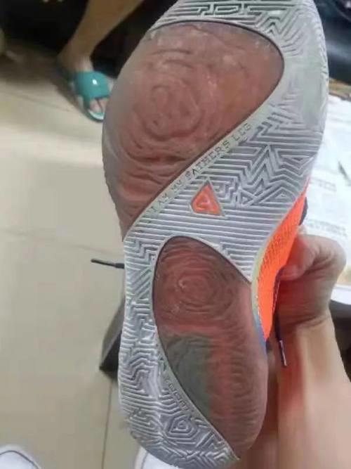 NikeZoomFreak1实战评测 定位低端的MVP战靴