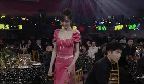 唐嫣领奖不理朱丹是怎么回事？