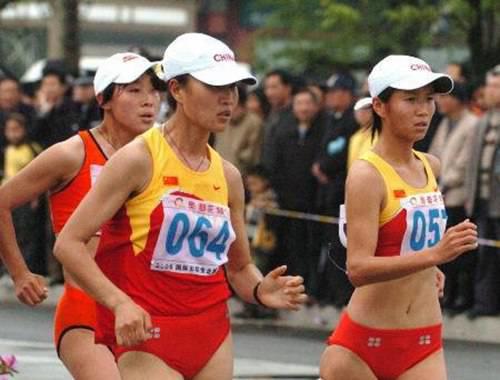 中国第一个田径世界冠军是谁