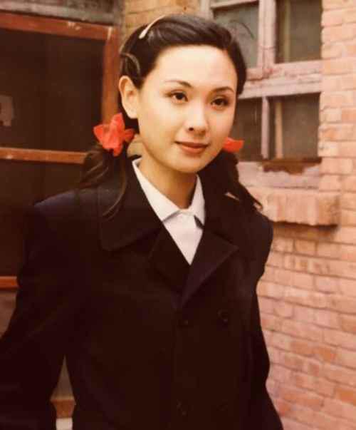 程莉莎年龄多大？