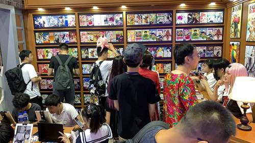 哔哩哔哩漫画实体书店开业啦 雾