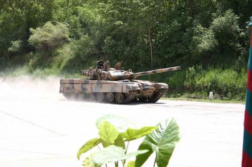 风暴 降生的钢甲铁拳 中国MBT2000VT4型外贸主战坦克研发简史