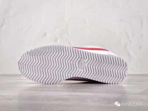 贯穿电影的经典 Cortez阿甘跑鞋开箱实测