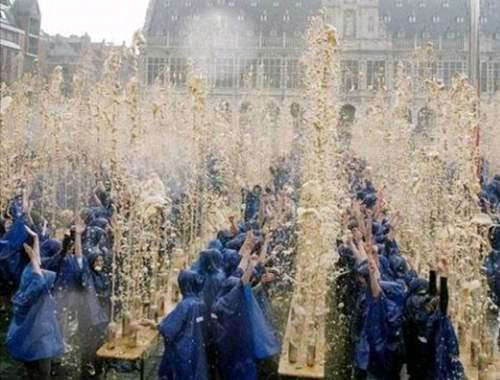 可乐喷泉的原理