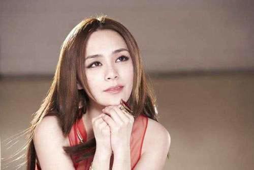 阿娇离婚 被舆论一举促成的婚姻 终以清醒离别收场