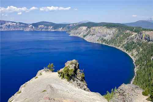 世界十大最美火山口湖泊