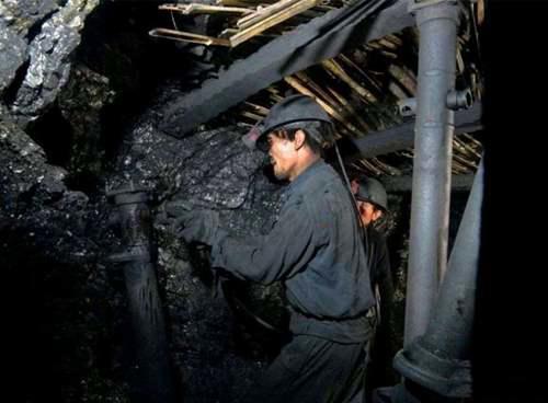 山东嘉祥梁宝寺煤矿发生爆燃事故7人遇难 煤矿工职业危险性太高