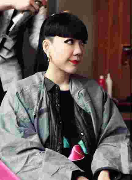 吴莫愁初恋男友首次曝光 和清纯小学妹亲密约会