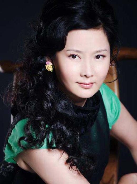 何赛飞骂白百合事件