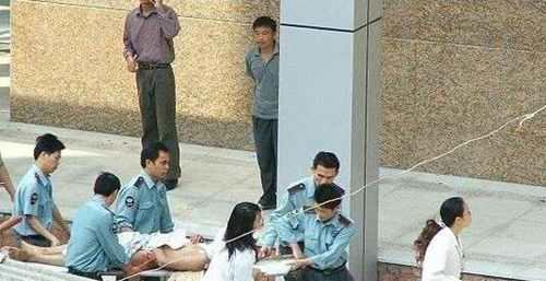 2·13北京清华校园男子自宫事件
