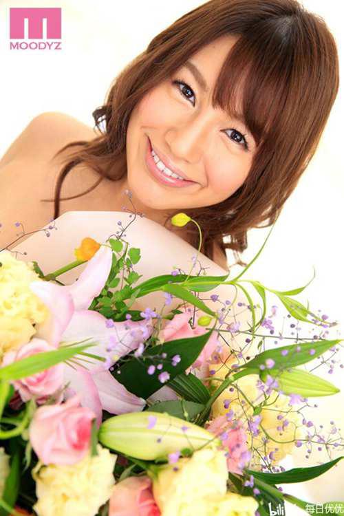 每日优优 本田莉子为了生活努力打拼的职业演员