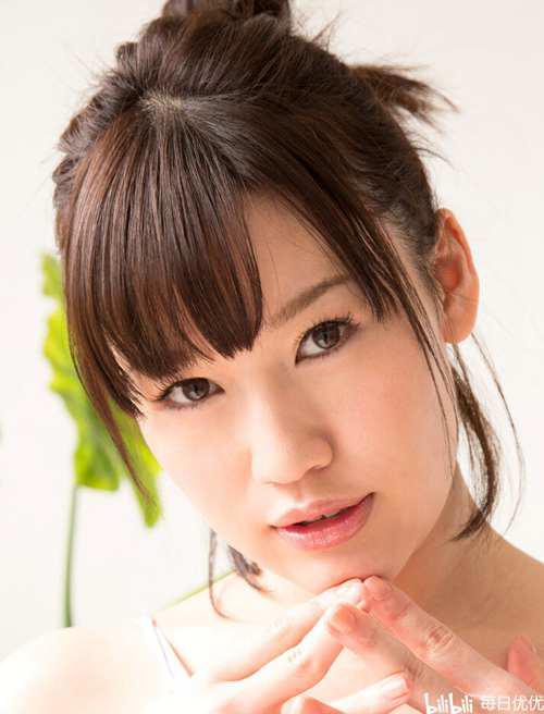 每日优优 本田莉子为了生活努力打拼的职业演员