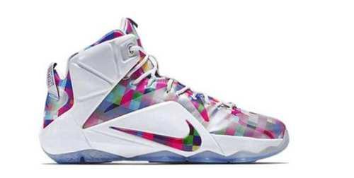 詹姆斯篮球鞋全系列介绍 lebron是最强的一代吗