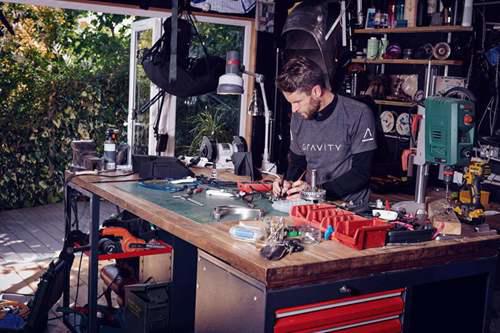 商用喷气背包第一人 一个视重力如无物的航空爱好者 理查德布朗宁和他的飞行战甲