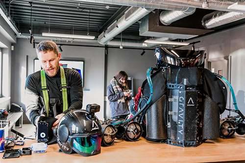 商用喷气背包第一人 一个视重力如无物的航空爱好者 理查德布朗宁和他的飞行战甲