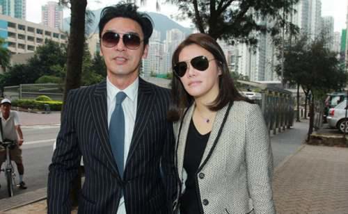 钟镇涛的两任 挥霍25亿的章小蕙与养了4个孩子的范姜 你更想成为谁