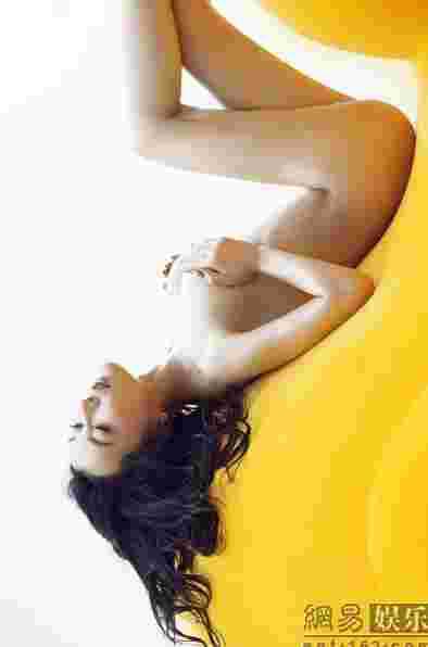 香港大黄鸭漏气引调侃 嫩模龚玥菲全裸激战小黄鸭