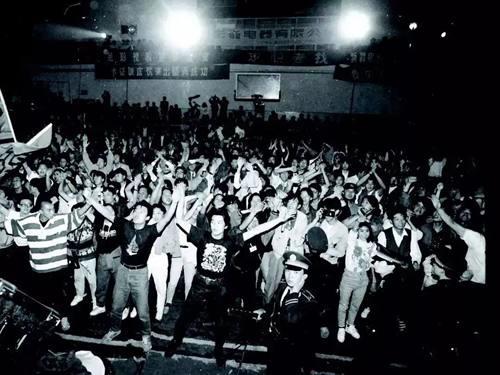 周迅离婚啦 扒一扒她的那些历任摇滚男友们