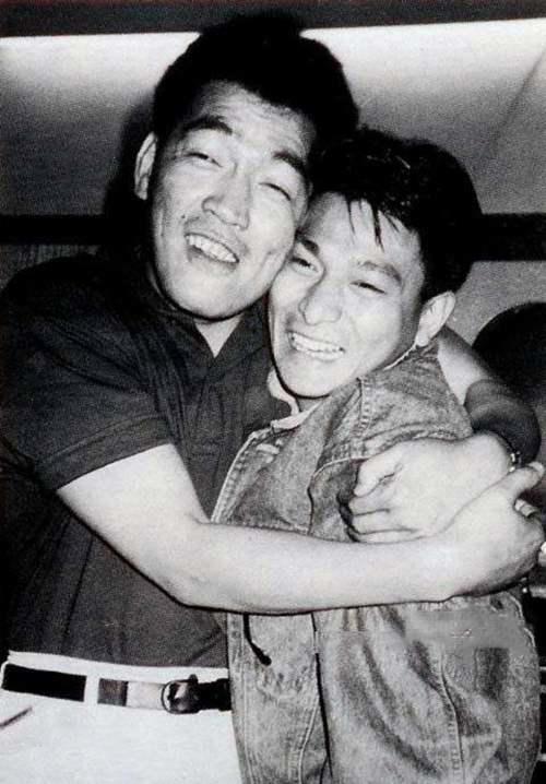 大傻 成奎安 有两房太太 死后才知他的另一面