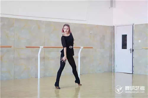 国标舞动作分解技巧！ 国际标准舞教学