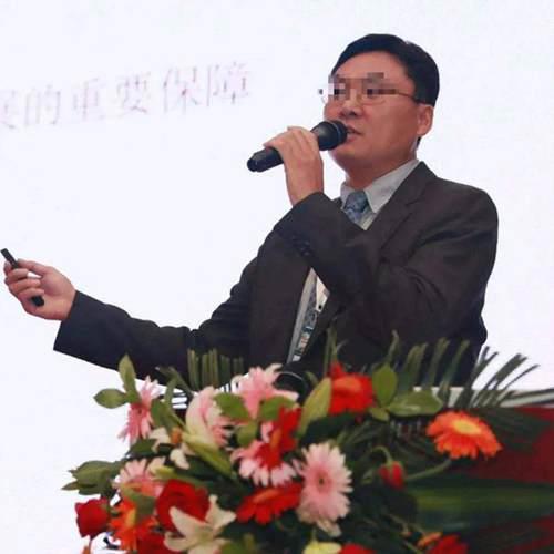 鲍毓明被驱逐出境