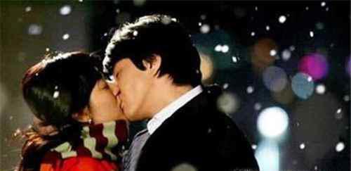 男人最喜欢的六种接吻！