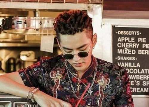 凤梨头发型怎么弄