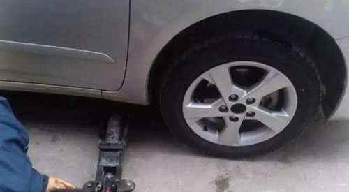 如何更换汽车轮胎？轮胎更换方法