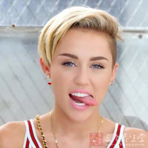 舌苔厚黄是怎么回事 舌苔厚黄是什么原因