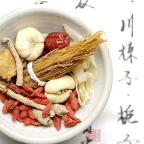 舌苔厚黄是怎么回事 舌苔厚黄是什么原因