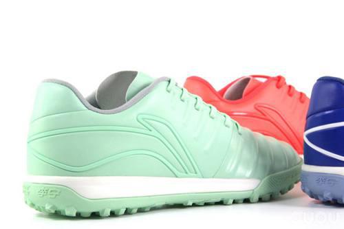 新晋性价比之王李宁铁系列SE袋鼠皮足球鞋赏析