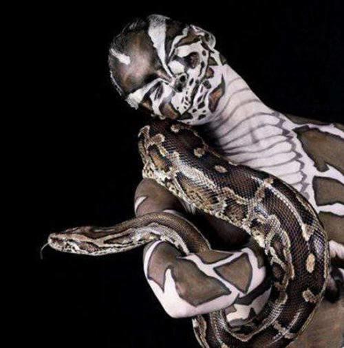 世界上纹身最多的女性