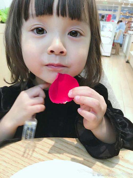 放开我北鼻哈琳微博真名叫什么