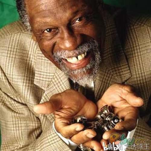 NBA历史上首位黑人教练 指环王 比尔拉塞尔