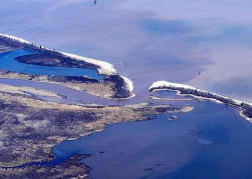 世界上最大的咸水湖面积