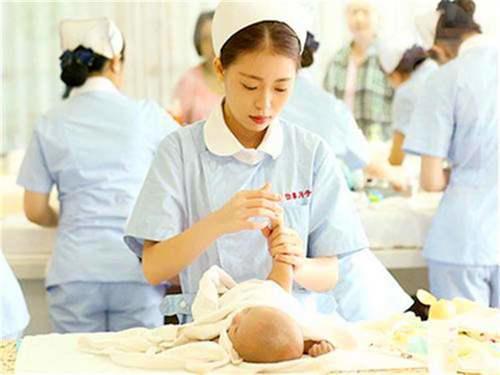 中国人口老龄化问题比发达国家更紧迫更复杂 我国老龄化现状