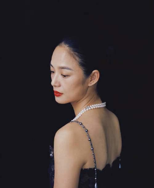 姜文妻子周韵气质真好 人美有韵味如其名 文艺又贵气