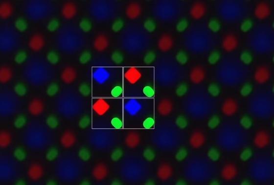 LCD和OLED到底该选哪个 看完你就明白了