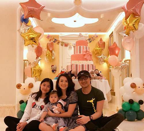 汪峰女儿小苹果近照惊艳众人 首见章子怡便叫妈 亲妈葛荟婕心痛