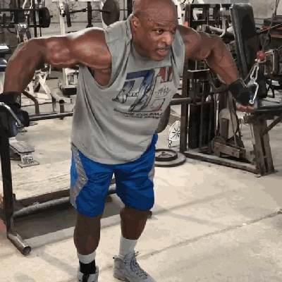 为什么说罗尼库尔曼才是健美第一人 因为他实在太硬核了