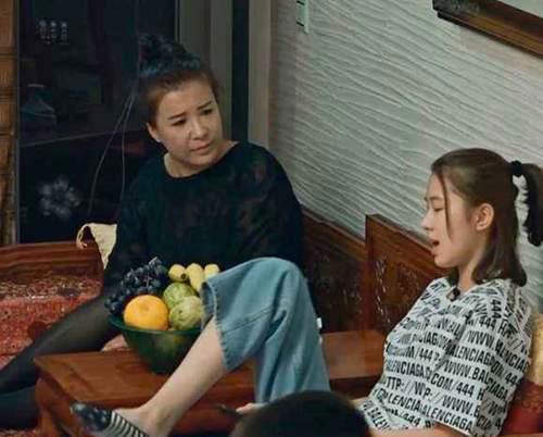 变形记 巨婴 刘思琦 16岁吃饭靠喂 出行宾利护驾 现状怎样