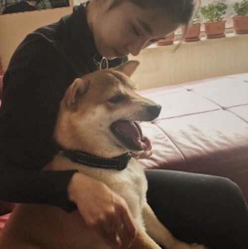 变形记 巨婴 刘思琦 16岁吃饭靠喂 出行宾利护驾 现状怎样