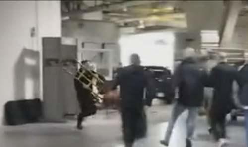 UFC巨星 嘴炮 康纳麦格雷戈终于摆平巴士事件