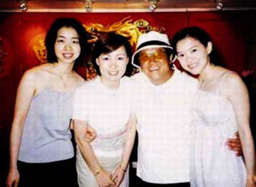 曾国祥妈妈是王美华吗